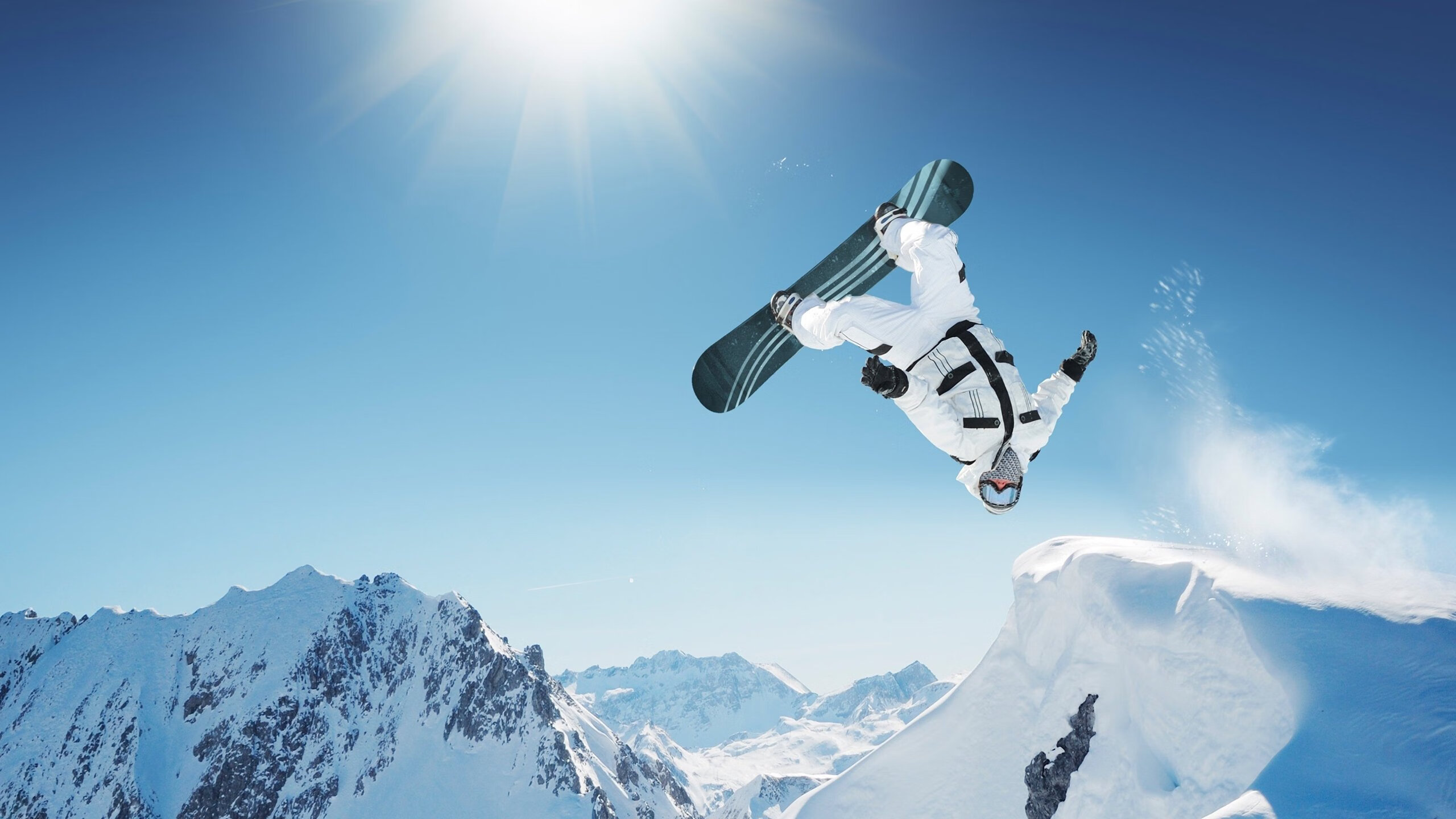 阿尔卡拉斯横扫对手强势晋级 美网男单赛场再掀青春风暴